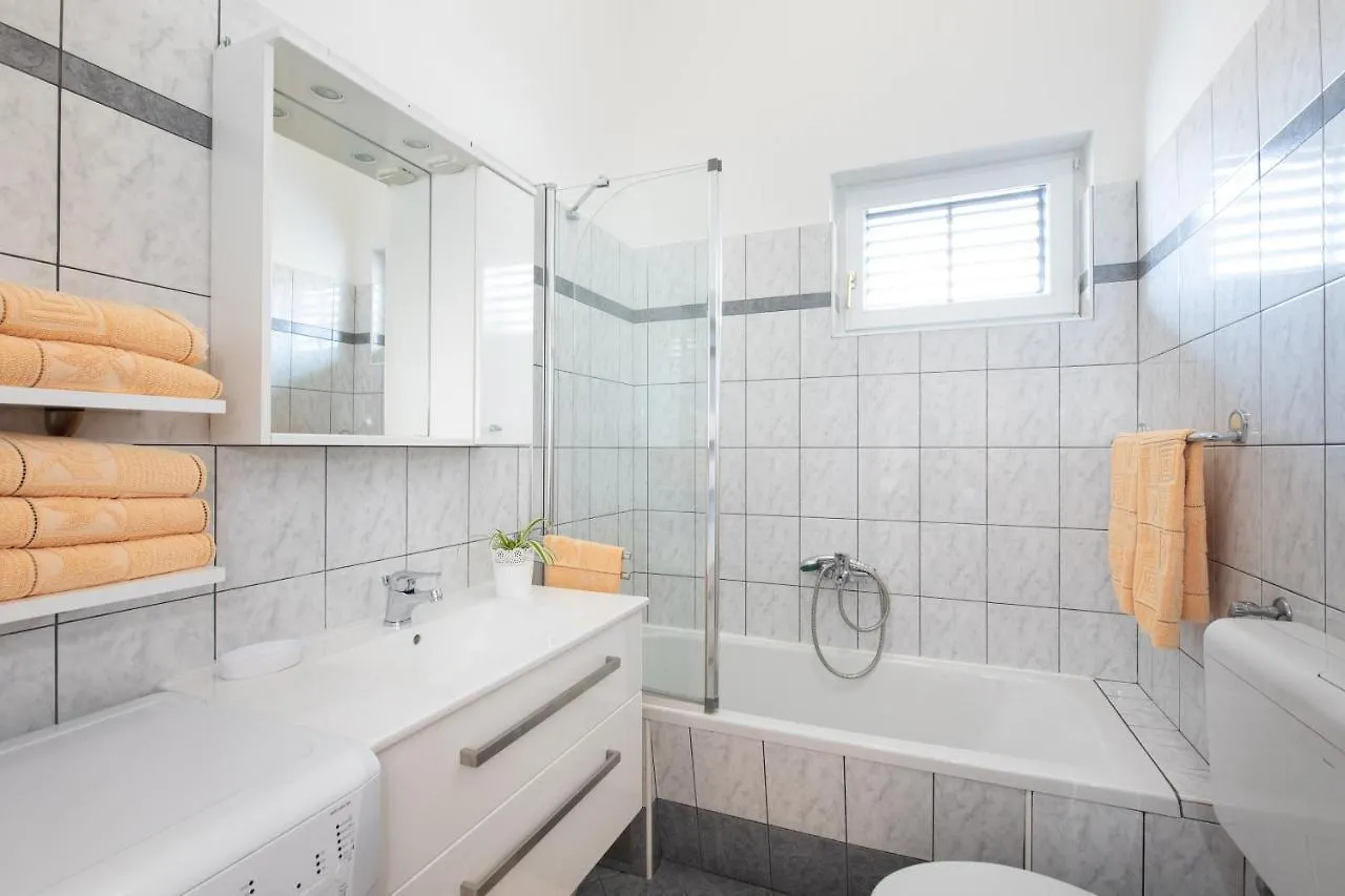 Apartments Dujmovic Ivo 1 Baška