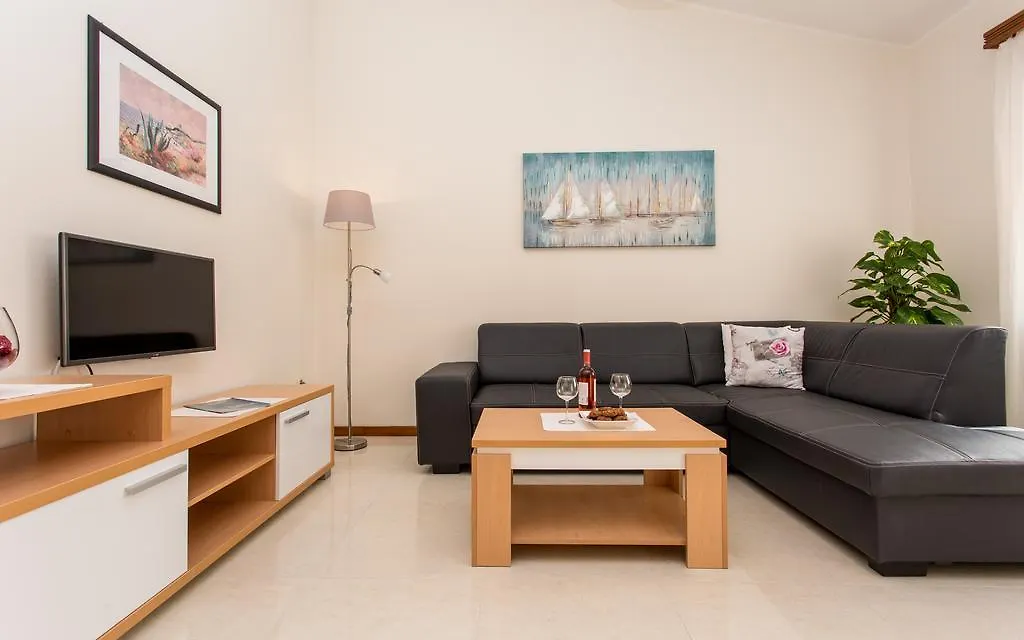Apartments Dujmovic Ivo 1 Baška